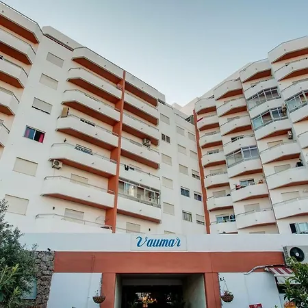 Completely Renovated Apt ☼ Pool, Parking, Balcony Διαμέρισμα Portimão
